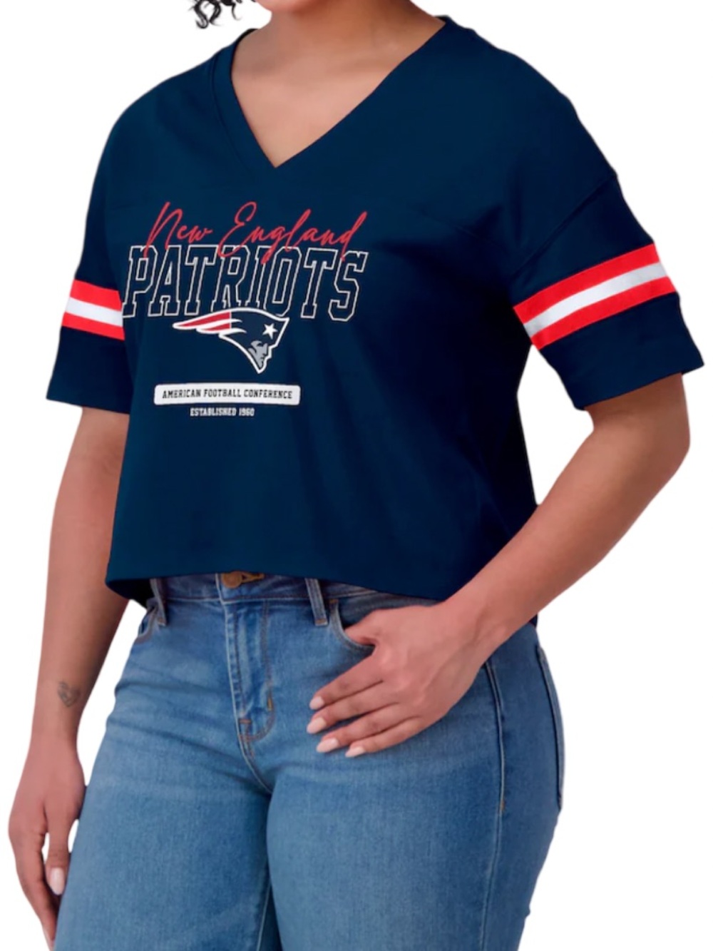 NWT New England Patriots WEAR by Erin Andrews Women's Boxy Crop V-Neck Tee 1X
